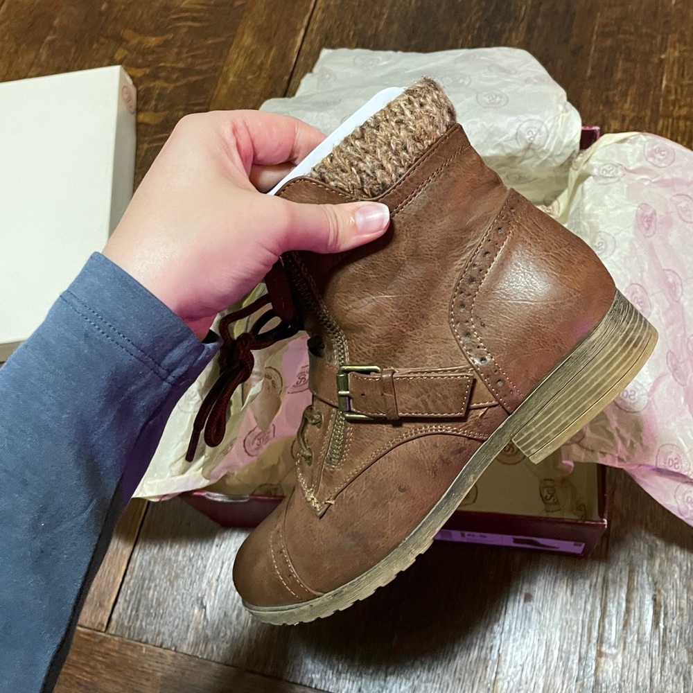 SO Hackberry Ankle Lace-Up Boots in Cognac 8.5 - Picture 9 of 16